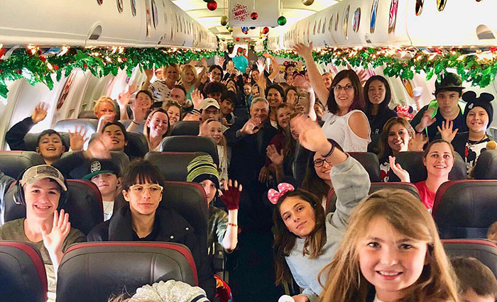 Cet homme a emmené gratuitement à Disney World près de 9 000 enfants de soldats tombés au combat
