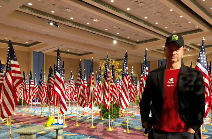 Cet homme a emmené gratuitement à Disney World près de 9 000 enfants de soldats tombés au combat