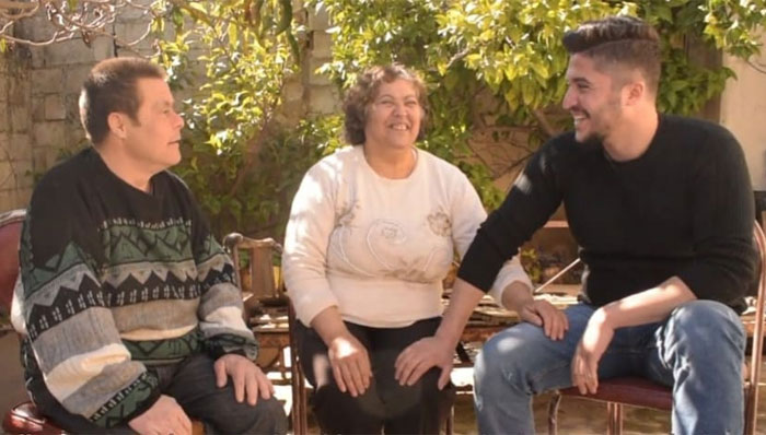 Cet homme dont le père est trisomique a raconté ce que c’était que d’être élevé par lui et a dit qu’il ne pourrait pas être plus fier
