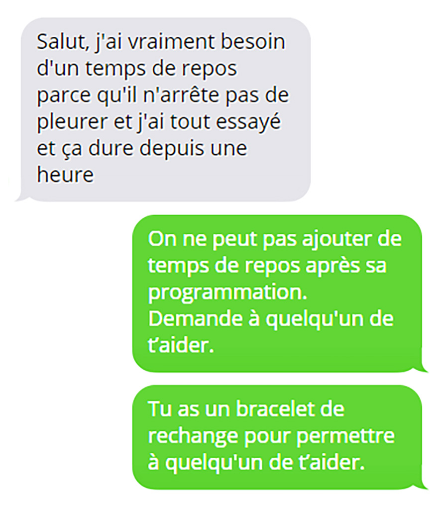 Des ados ont emmené de faux bébés à la maison pour un projet de parentalité et leur prof a partagé leurs textos de désespoir