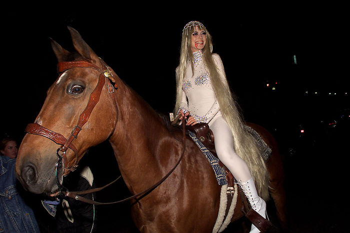 Heidi Klum vient de dévoiler son costume de cette année et prouve qu’elle est une fois de plus la reine de l’Halloween