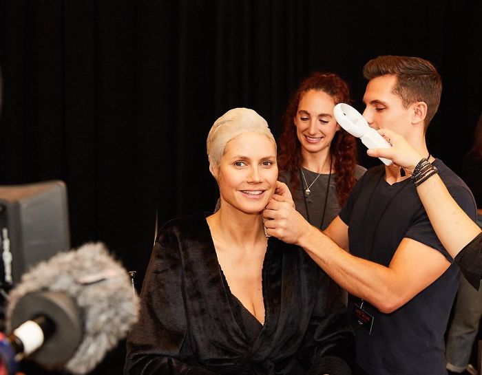 Heidi Klum vient de dévoiler son costume de cette année et prouve qu’elle est une fois de plus la reine de l’Halloween