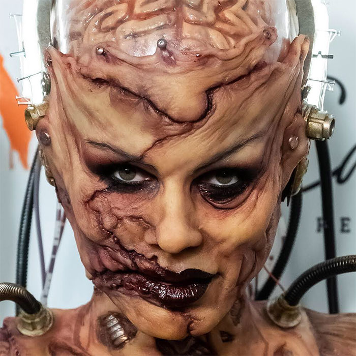 Heidi Klum vient de dévoiler son costume de cette année et prouve qu’elle est une fois de plus la reine de l’Halloween