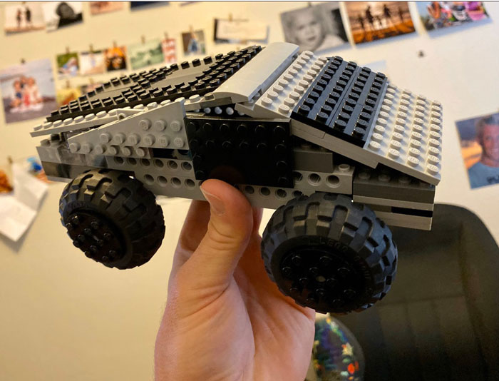 LEGO a créé son propre design de camion incassable dans une tentative hilarante de se moquer de Tesla