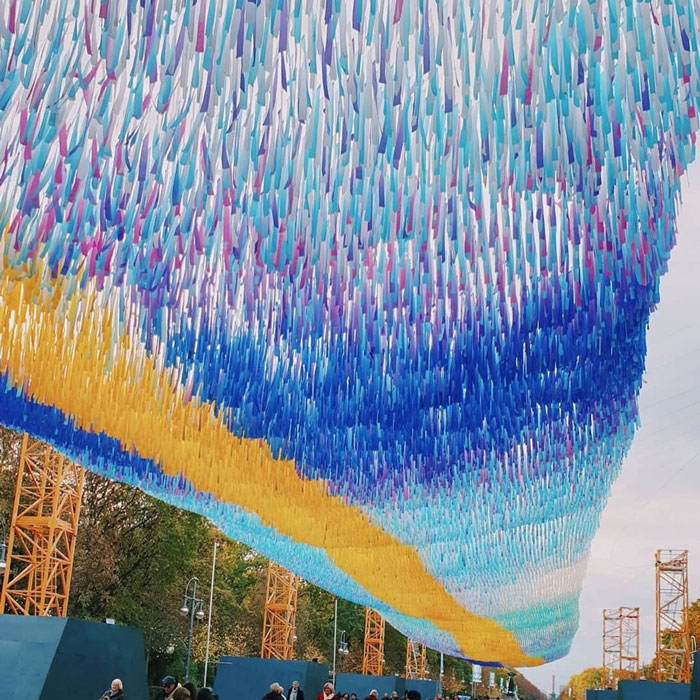 120 000 rubans flottent là où le mur de Berlin se trouvait pour marquer le 30e anniversaire de sa chute