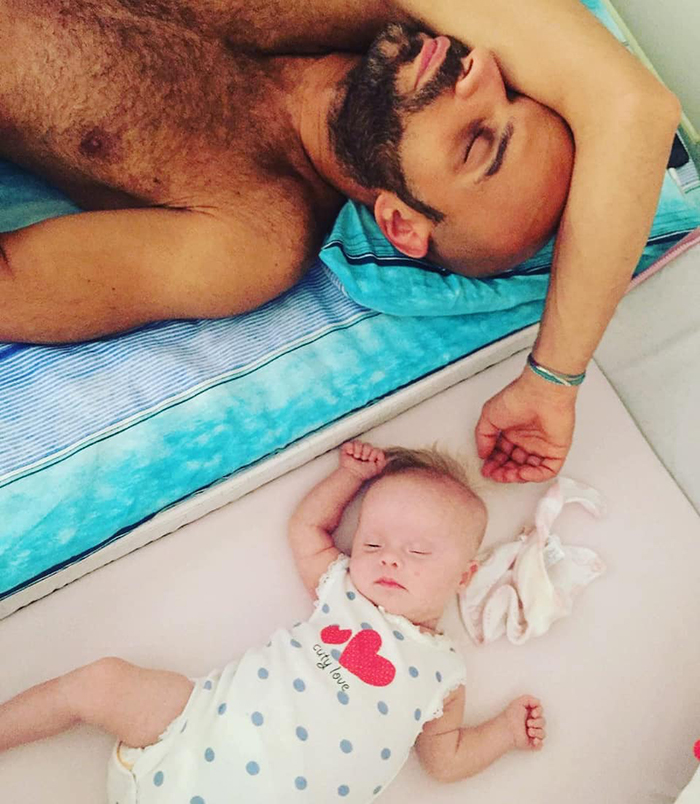 Ce père célibataire a adopté une petite fille trisomique rejetée par 20 familles