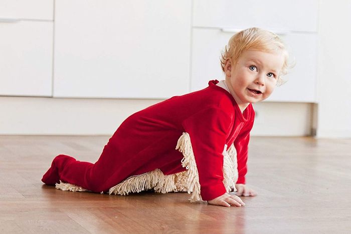 Tu peux acheter un pyjama-vadrouille pour bébés sur Amazon, mais les gens ne savent pas trop quoi en penser
