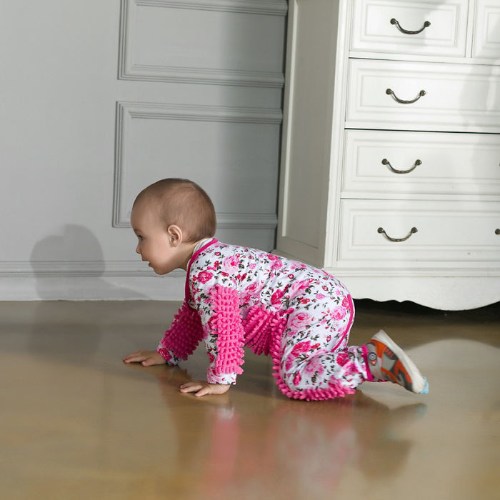 Tu peux acheter un pyjama-vadrouille pour bébés sur Amazon, mais les gens ne savent pas trop quoi en penser