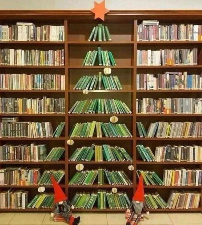 Voici comment des employés de différentes industries ont décoré leur lieu de travail avec des arbres de Noël très appropriés (22 images)