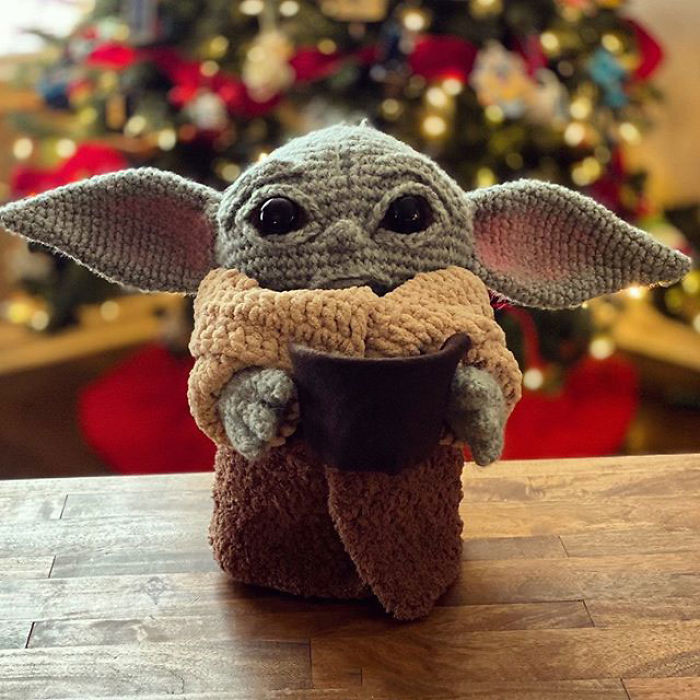 Voici un bébé Yoda crocheté que tu peux faire toi-même