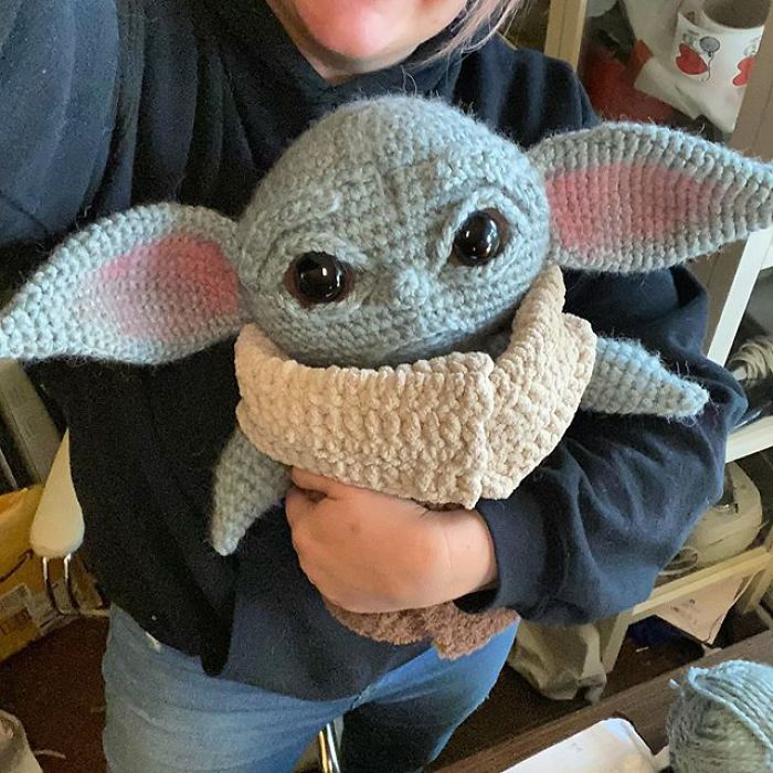 Voici un bébé Yoda crocheté que tu peux faire toi-même