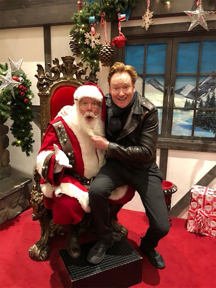 22 fois où des gens ont ajouté une touche amusante à leurs photos avec le père Noël dans les centres commerciaux