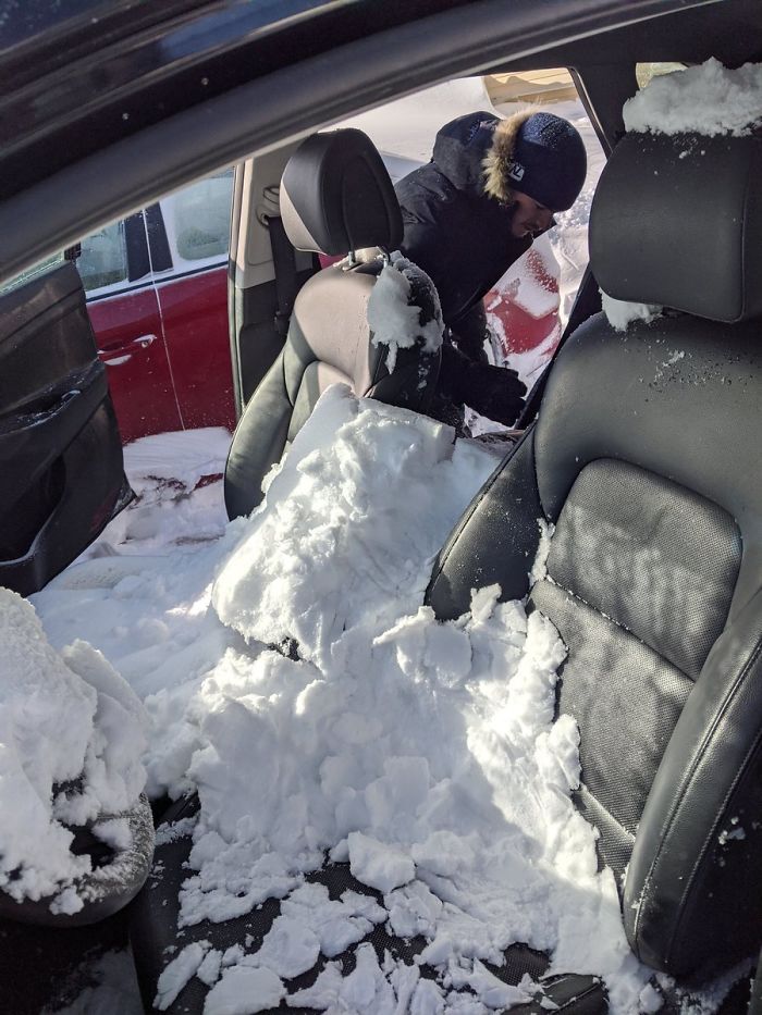 33 images qui montrent comment des Canadiens ont fait face à un blizzard sans précédent