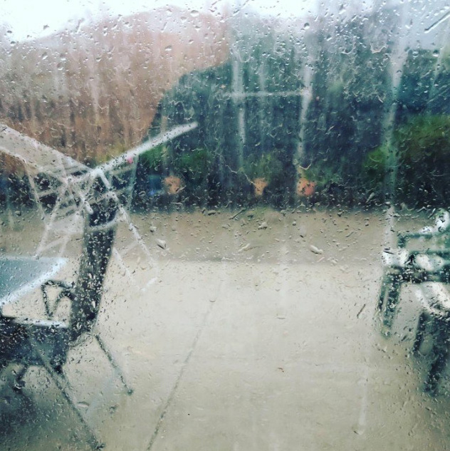Il pleut enfin en Australie et la pluie a éteint plus de 30 feux de forêt mortels