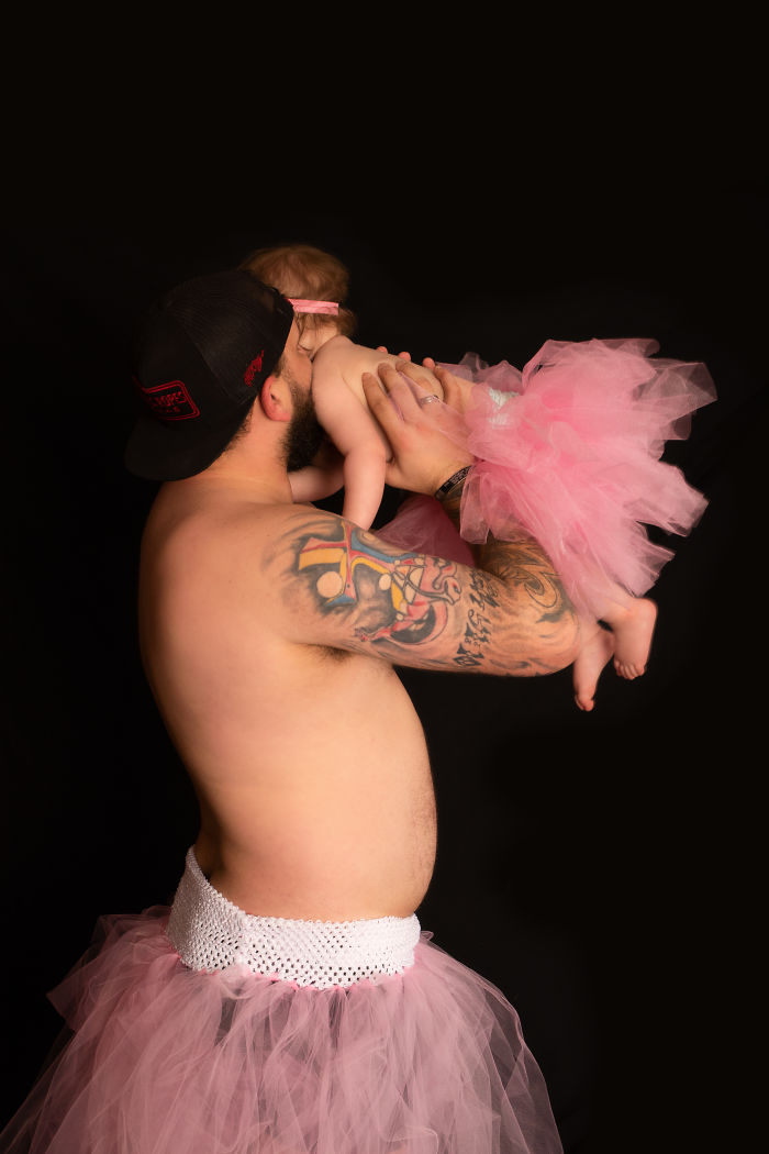 Cette séance photo d’un papa et sa fille vêtus de tutus est devenue virale (9 images)