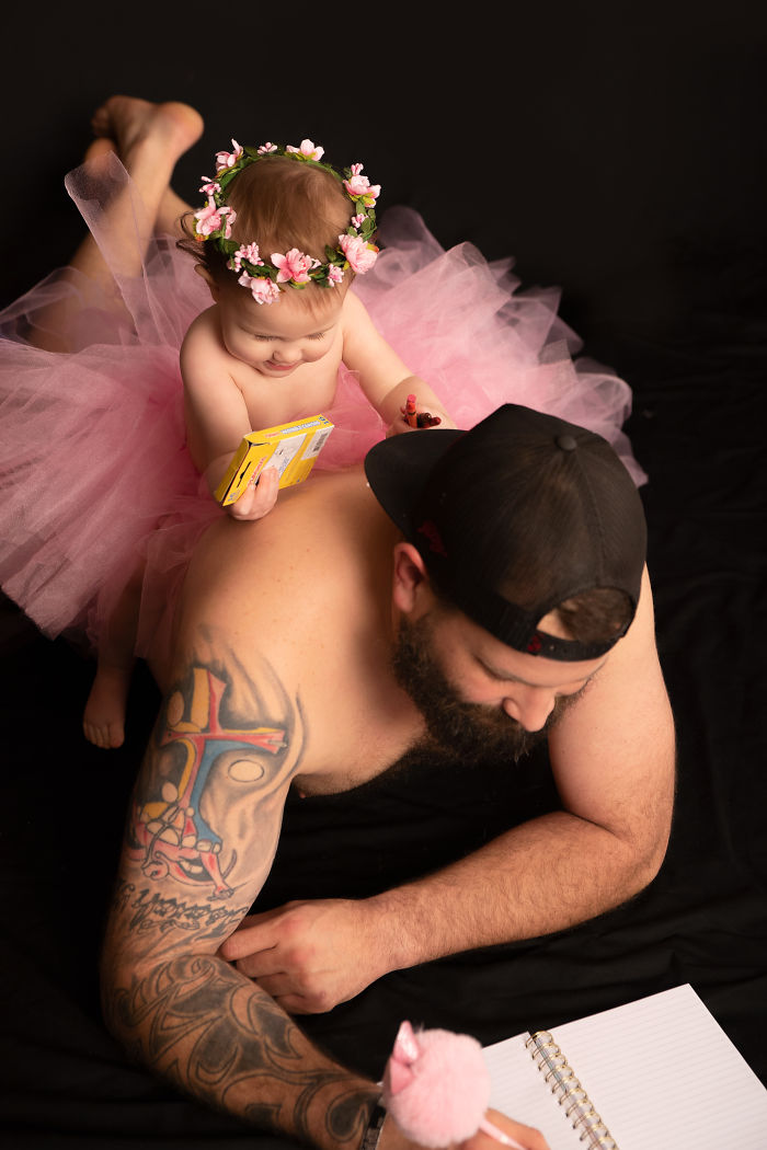 Cette séance photo d’un papa et sa fille vêtus de tutus est devenue virale (9 images)