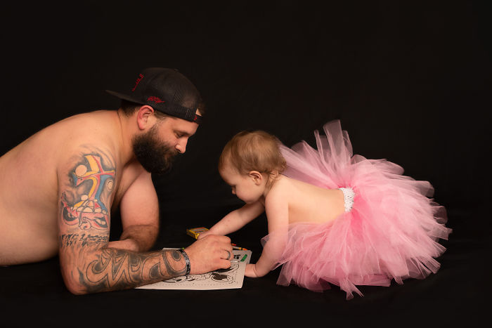 Cette séance photo d’un papa et sa fille vêtus de tutus est devenue virale (9 images)