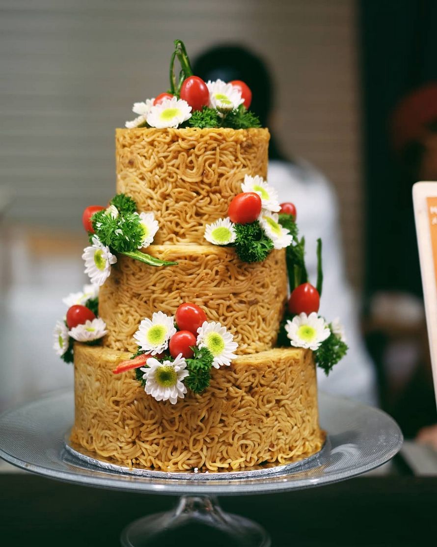 Les Gens Commandent Des Gateaux Aux Nouilles Instantanees Pour Leurs Mariages Ipnoze