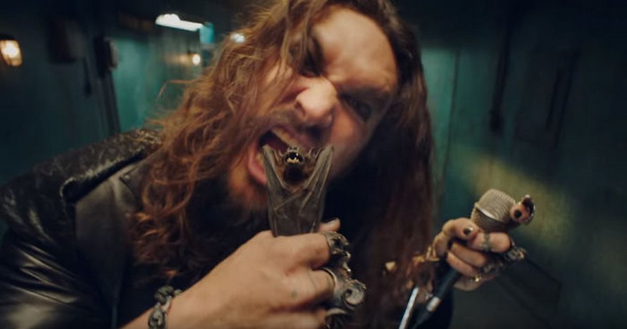 Ozzy Osbourne a demandé à Jason Momoa de l’incarner dans un nouveau clip et il a assuré