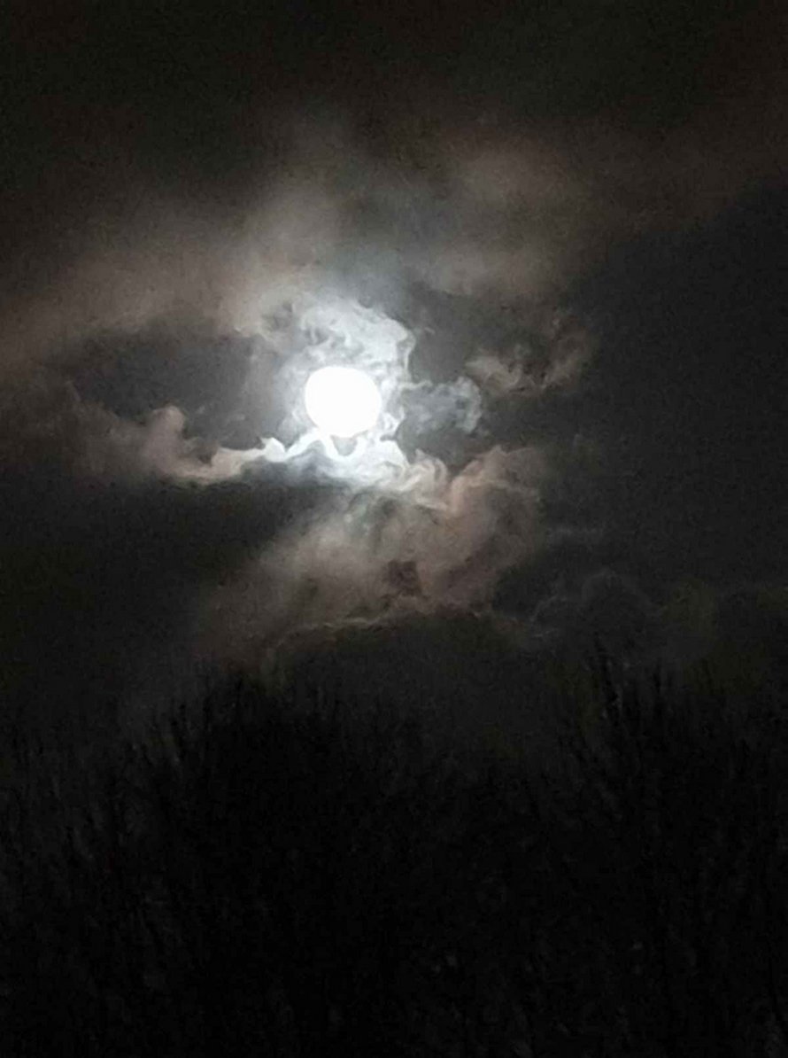 Cette femme a capturé l’oeil de la tempête Ciara dans une série d’images uniques