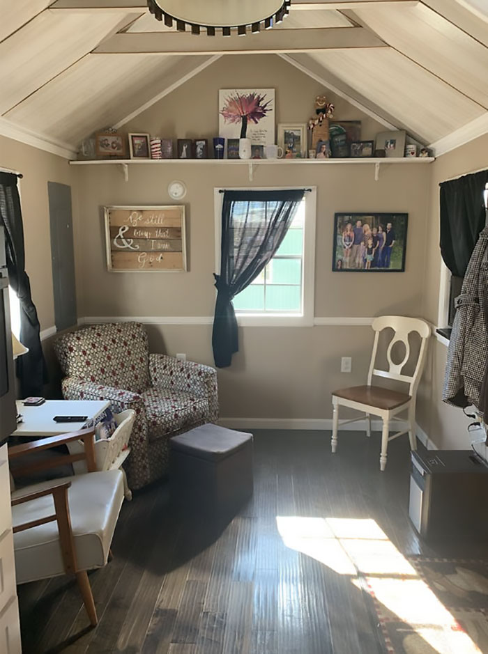 Une famille construit un petit village privé où les ados ont chacun leur maison