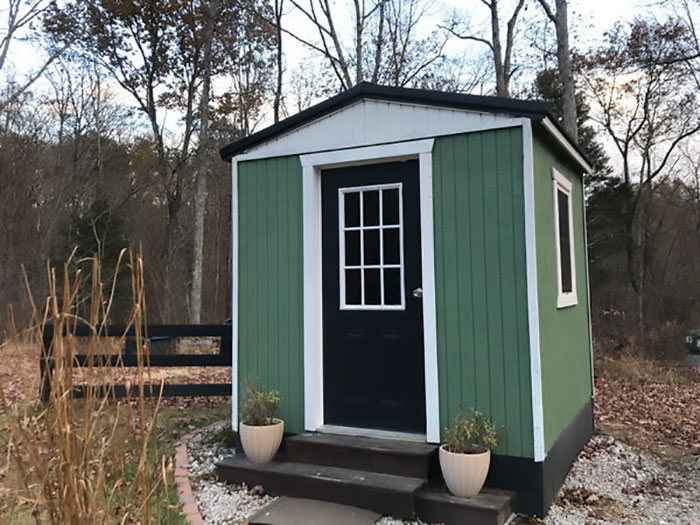Une famille construit un petit village privé où les ados ont chacun leur maison