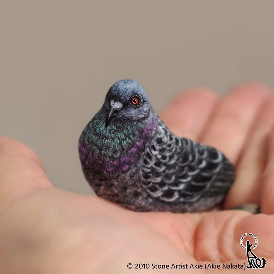 Une artiste japonaise donne vie aux pierres en les transformant en animaux qui tiennent dans la paume de votre main
