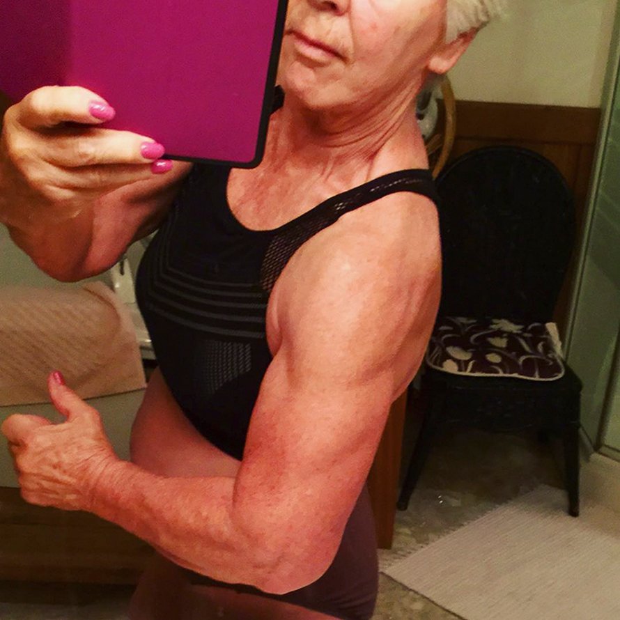 Une fille a aidé sa mère de 73 ans à perdre plus de 25 kilos et à retrouver la santé, et ses photos avant et après sont devenues virales