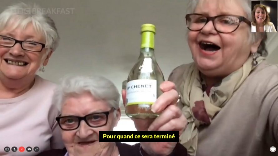 Trois femmes âgées ont emménagé ensemble, car elles ne voulaient pas se confiner seules