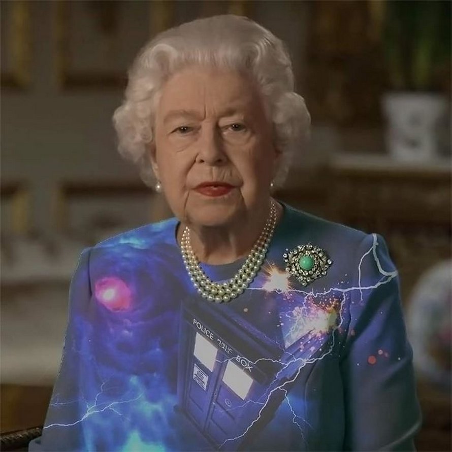 La reine d’Angleterre a prononcé un discours vêtue d’un habit vert et les photoshopeurs ont immédiatement su quoi faire