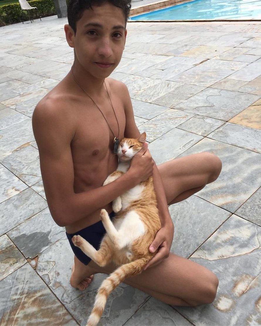 Un ado de 17 ans ouvre un refuge pour animaux unique et il a déjà sauvé 22 chiens et 4 chats