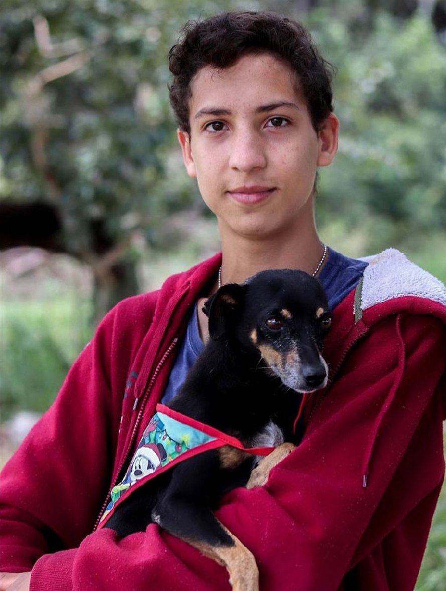 Un ado de 17 ans ouvre un refuge pour animaux unique et il a déjà sauvé 22 chiens et 4 chats