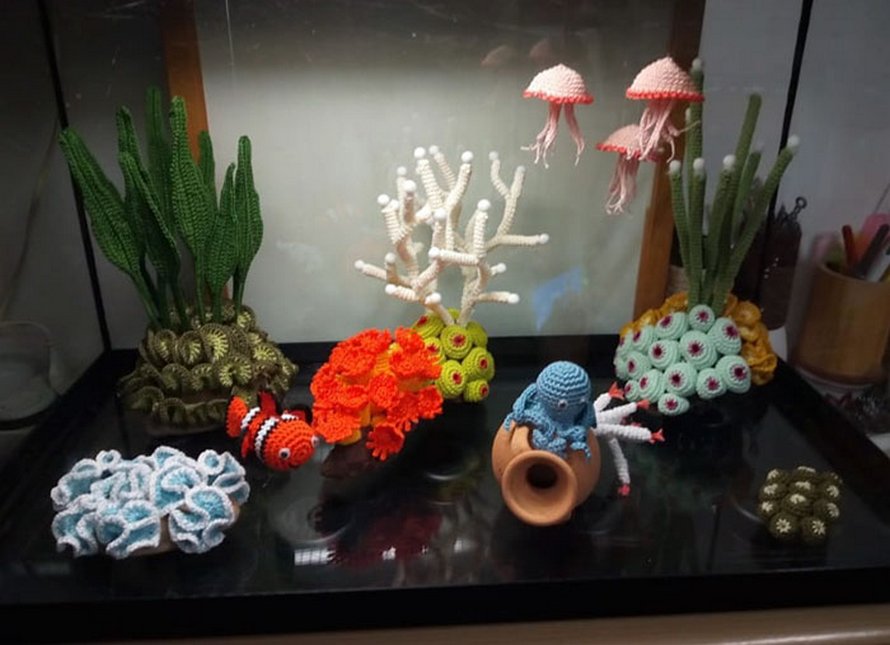Une artiste italienne a créé un superbe aquarium au crochet