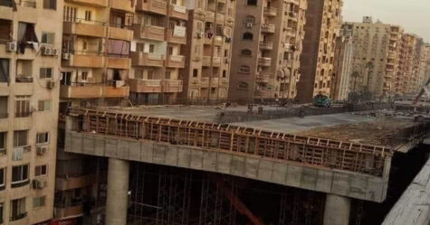 Une autoroute a été construite en plein milieu d’un quartier résidentiel par le gouvernement égyptien