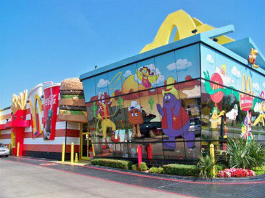 Des gens ont partagé les 23 McDonald’s les plus étranges qu’ils ont jamais vus de leur vie