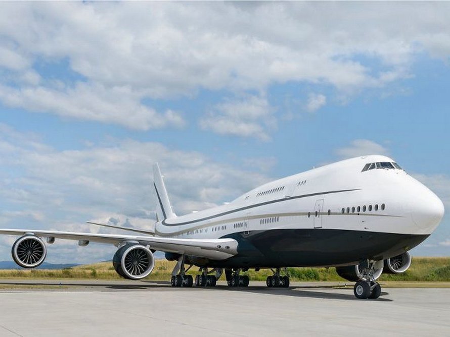 25 photos du plus grand jet privé au monde qui ressemble à un manoir volant