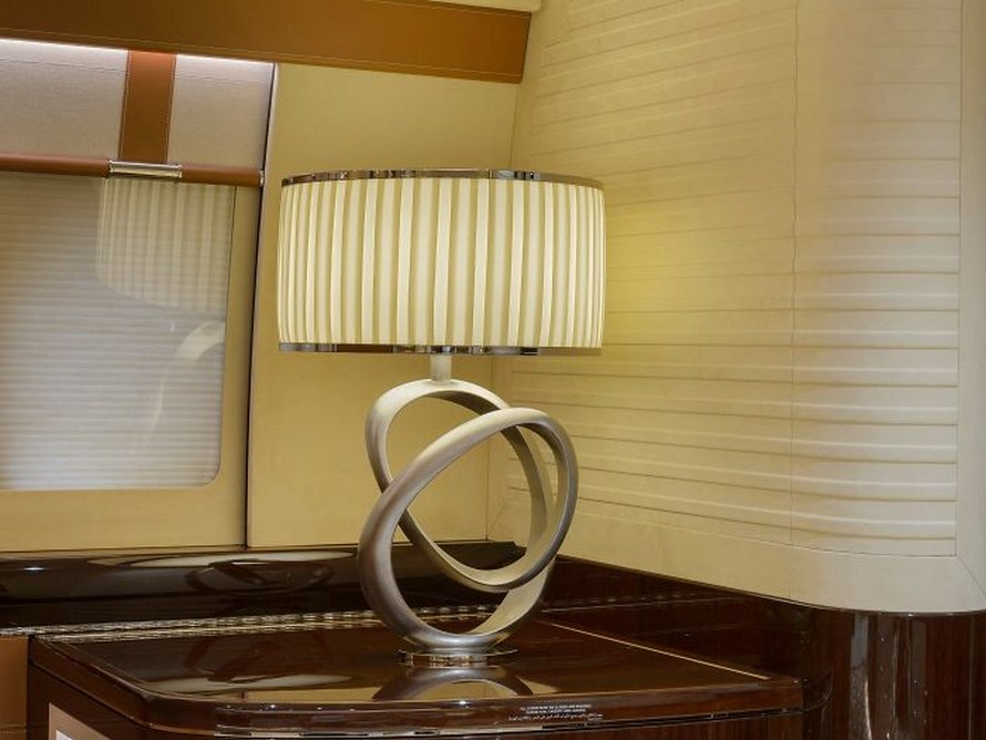 25 photos du plus grand jet privé au monde qui ressemble à un manoir volant