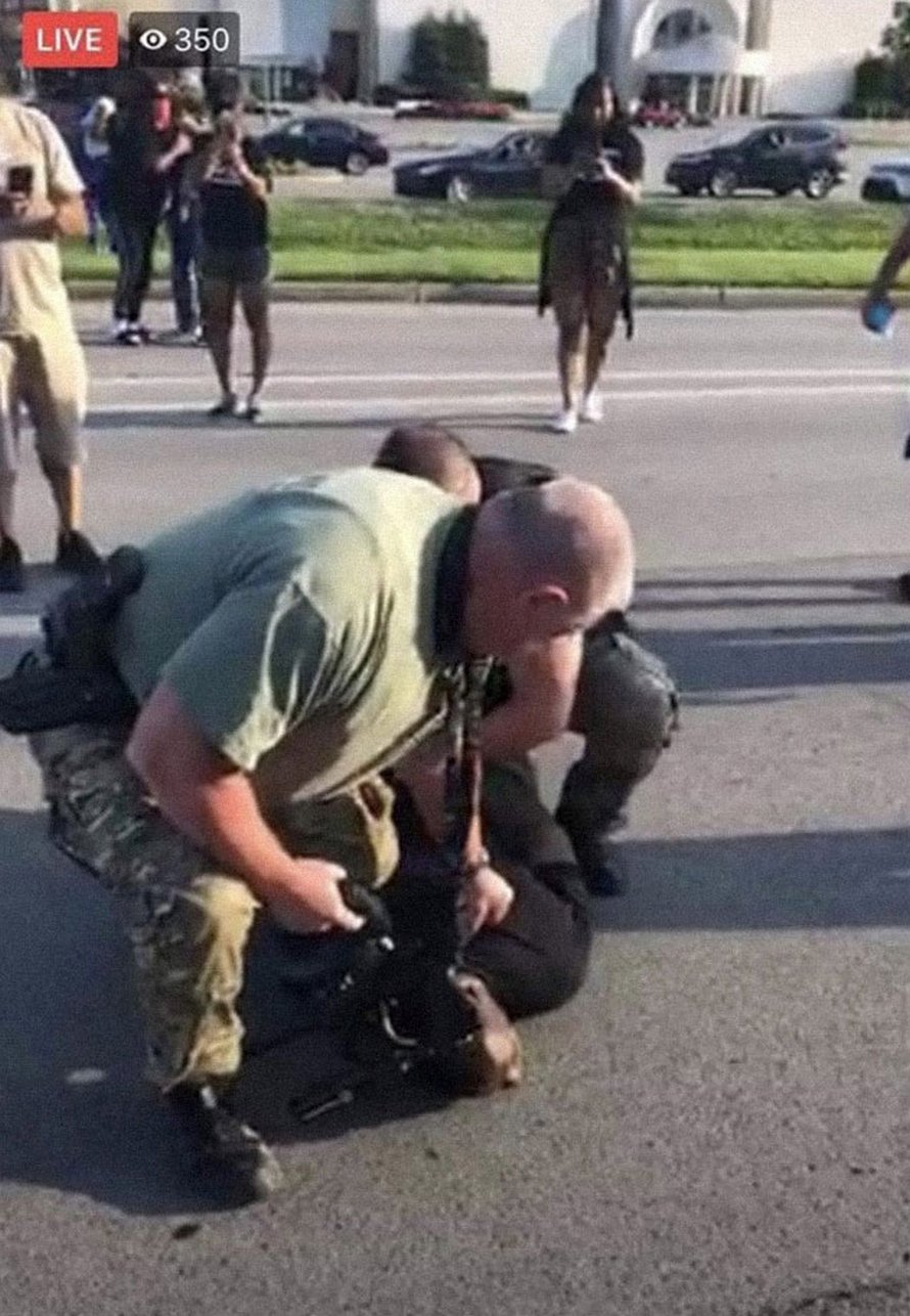 Le FBI demande aux gens d’envoyer des preuves de violence lors des manifestations et ils reçoivent des vidéos et des photos de violence policière