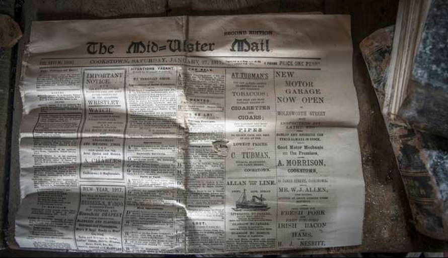 Ce chalet figé dans le temps a été abandonné avec un journal du naufrage du Titanic laissé sur la table