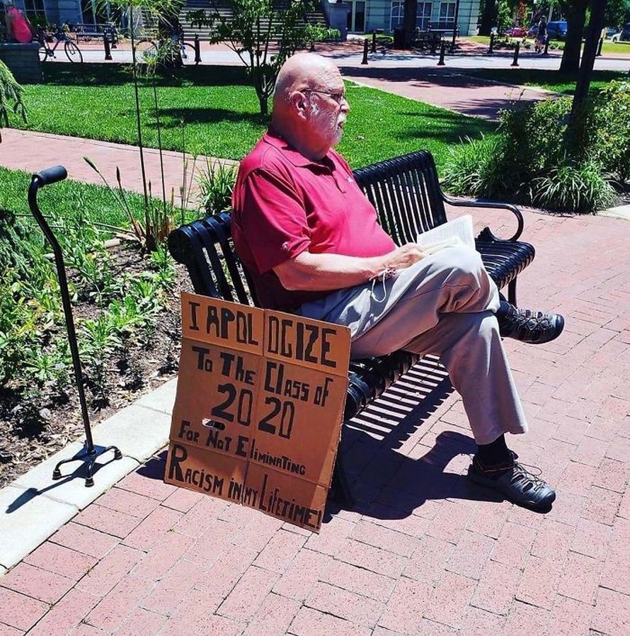 Ces photos de manifestants solitaires sont devenues virales pour montrer qu’aucune voix n’est trop petite