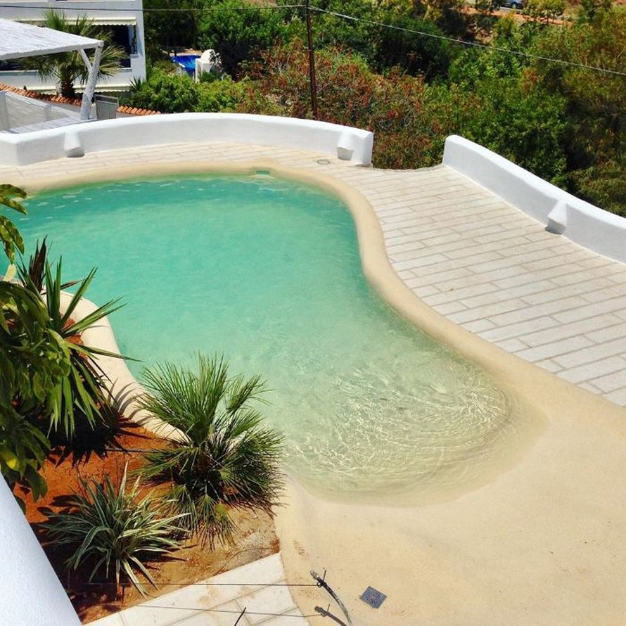 Les « piscines de sable » sont la dernière tendance jardin