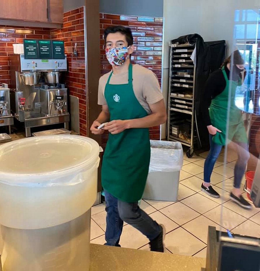 Un serveur de Starbucks reçoit 85&nbsp;000&nbsp;€ de «&nbsp;pourboires&nbsp;» après avoir refusé de servir une femme qui ne voulait pas porter de masque