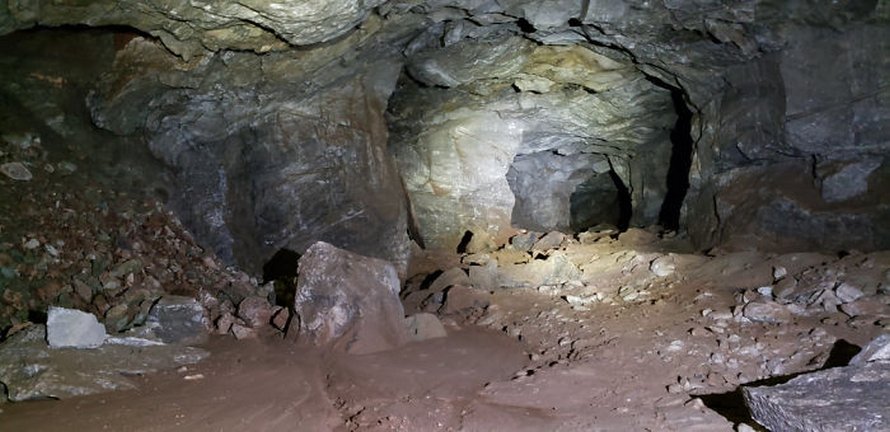 Un énorme trou s’est ouvert dans le Dakota du Sud, alors des gens y ont pénétré pour enquêter et les photos sont devenues virales