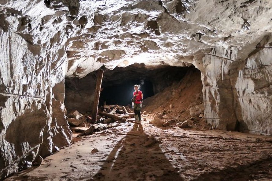 Un énorme trou s’est ouvert dans le Dakota du Sud, alors des gens y ont pénétré pour enquêter et les photos sont devenues virales