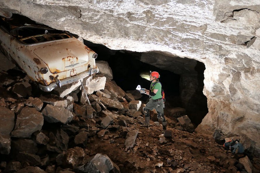 Un énorme trou s’est ouvert dans le Dakota du Sud, alors des gens y ont pénétré pour enquêter et les photos sont devenues virales