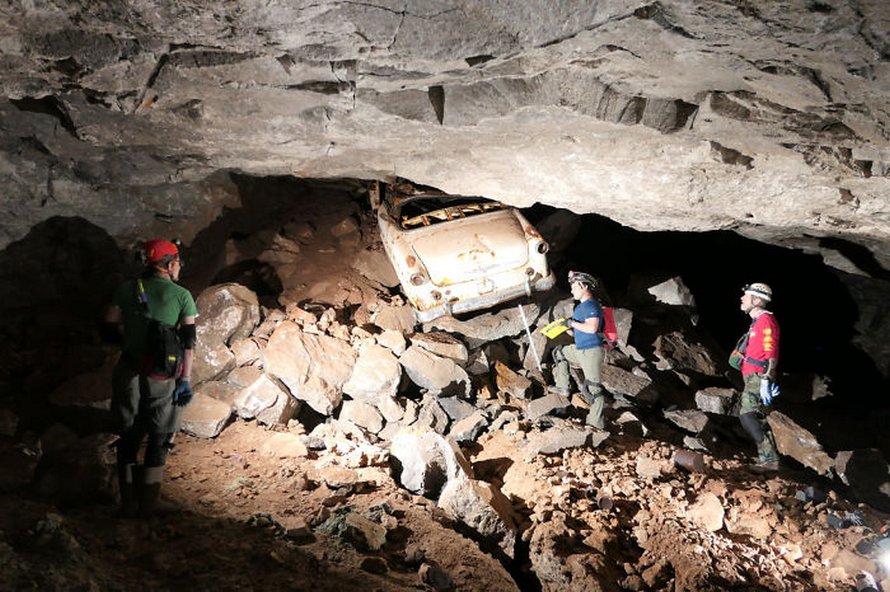 Un énorme trou s’est ouvert dans le Dakota du Sud, alors des gens y ont pénétré pour enquêter et les photos sont devenues virales