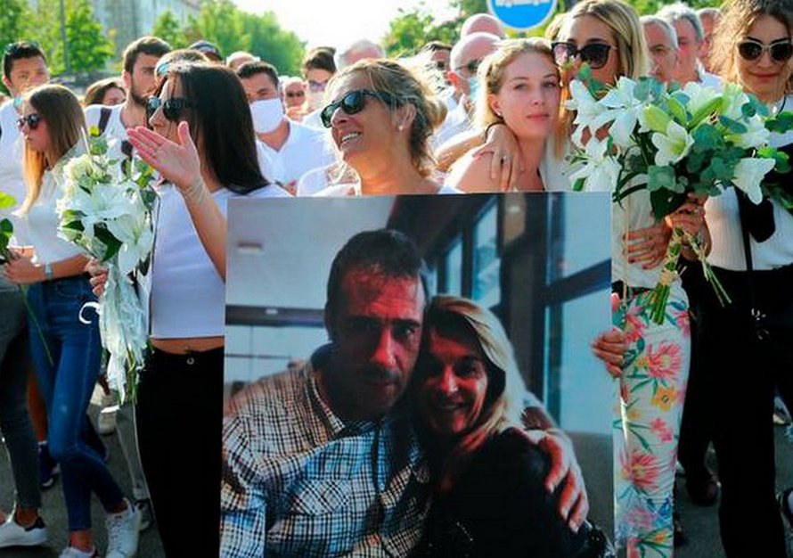 Un chauffeur de bus est mort après avoir été agressé par des passagers à qui il avait demandé de porter un masque