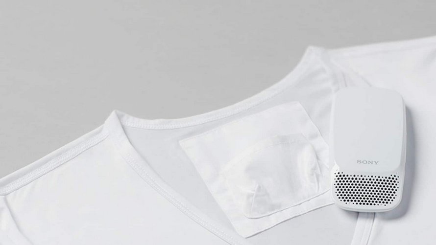 Sony lance un climatiseur de poche qui s’insère dans un col de t-shirt
