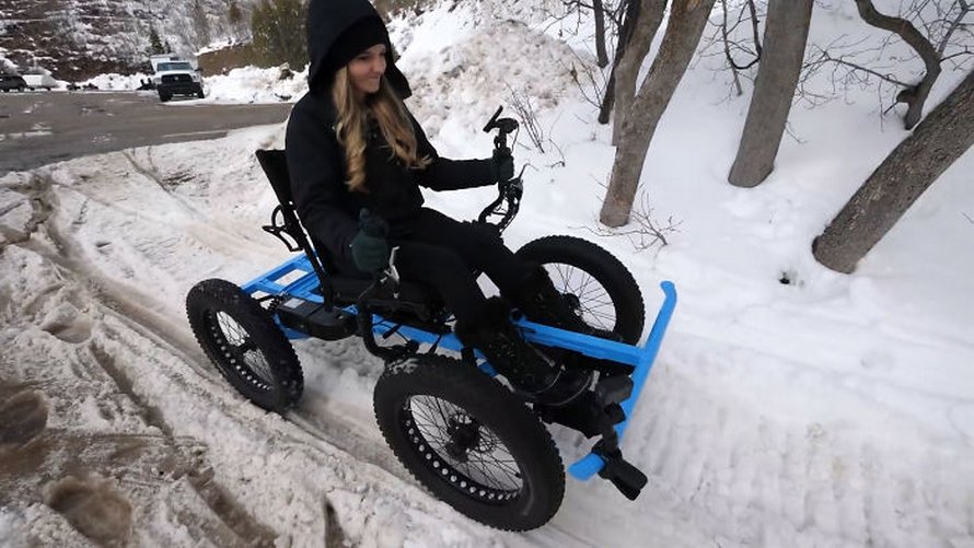 Un homme conçoit un « fauteuil roulant » tout-terrain pour que sa femme puisse aller dans des endroits qu’elle n’aurait jamais cru possibles