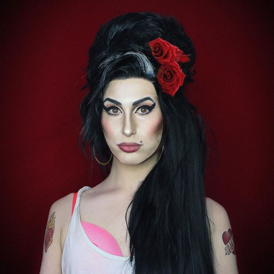 Cette drag queen est si douée en maquillage qu’elle peut ressembler à n’importe quelle célébrité et voici ses 10 meilleures transformations